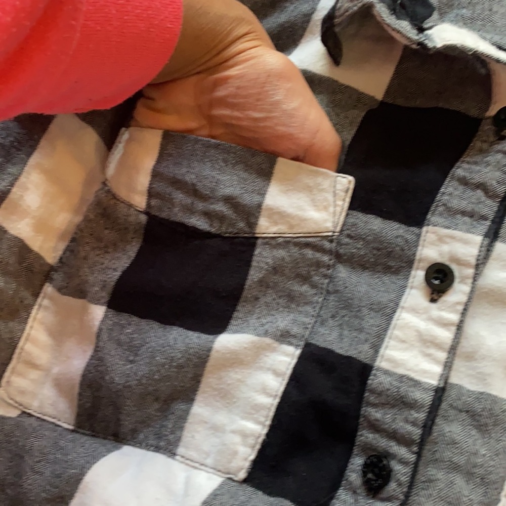 Forever 21 black and white plaid button down shirt - Picture 12 of 15